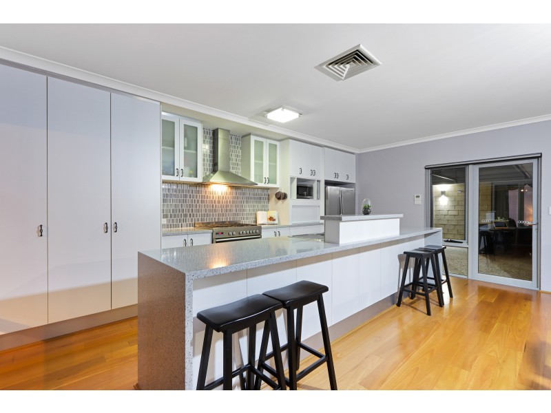 26 Falkner Road, Harrisdale WA 6112