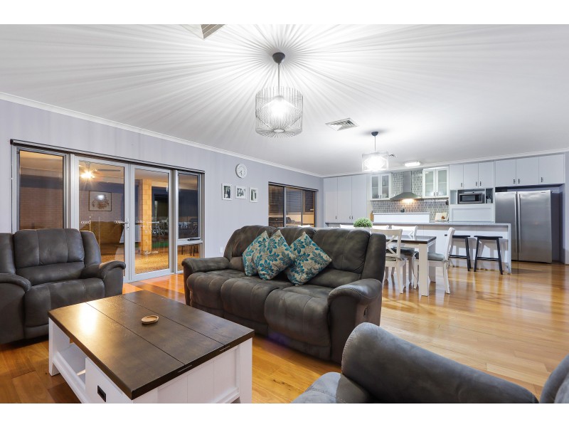 26 Falkner Road, Harrisdale WA 6112