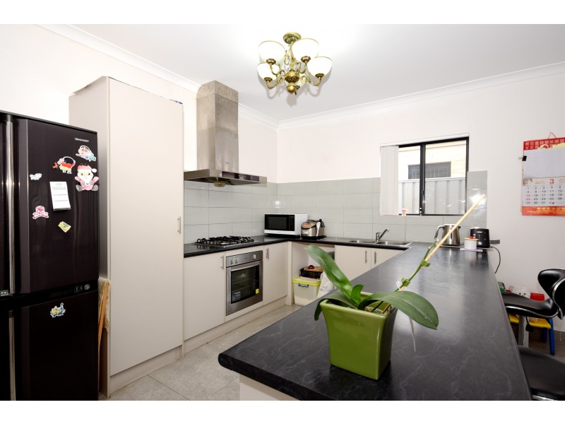 28 Glenariff Boulevard, Canning Vale WA 6155