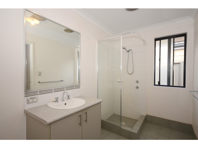 28 Glenariff Boulevard, Canning Vale WA 6155