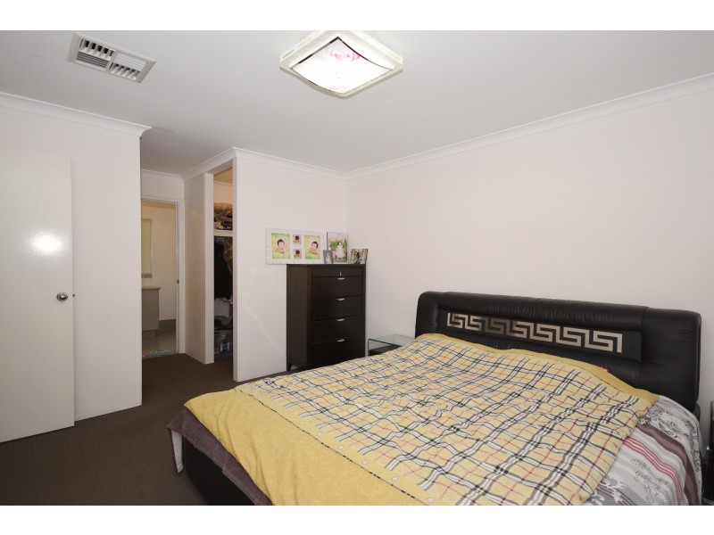 28 Glenariff Boulevard, Canning Vale WA 6155