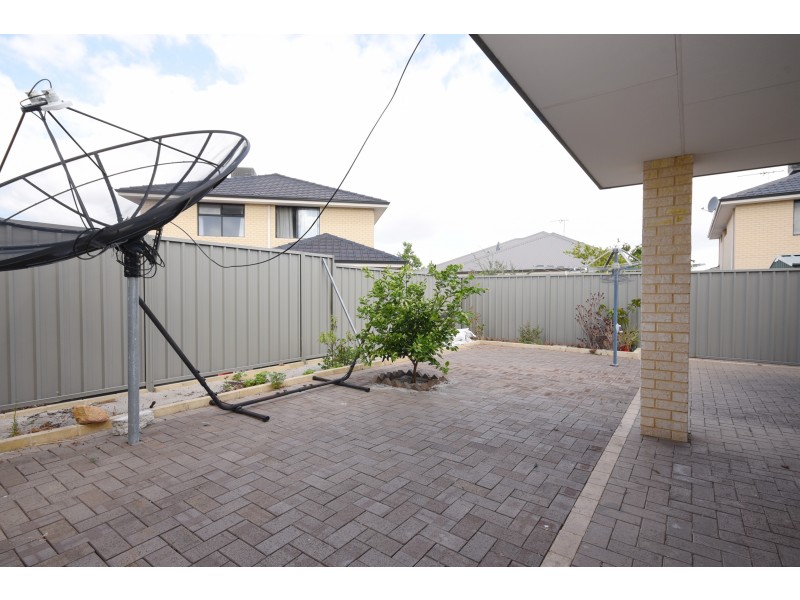 28 Glenariff Boulevard, Canning Vale WA 6155