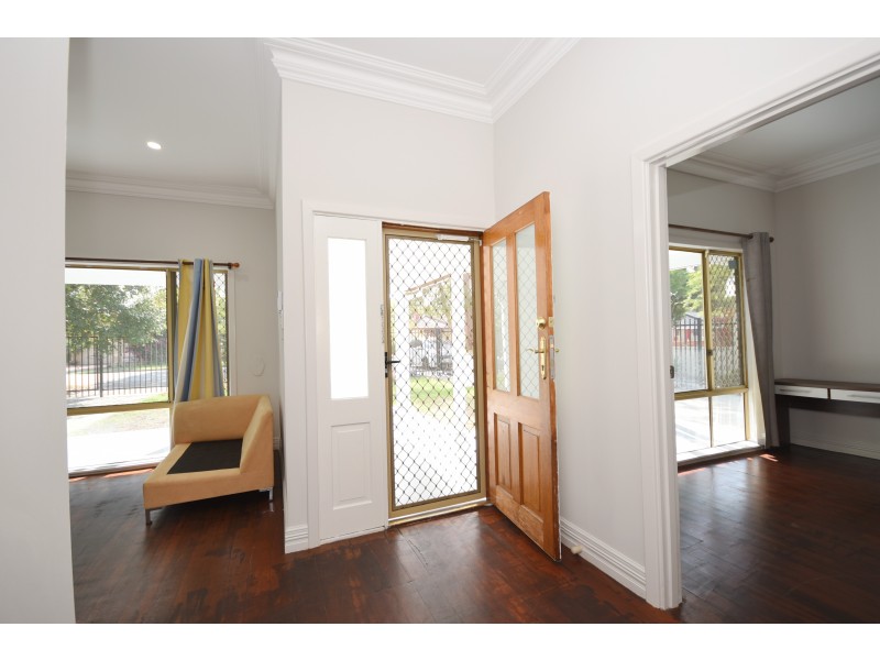 1/129 Wheatley Street, Gosnells WA 6110