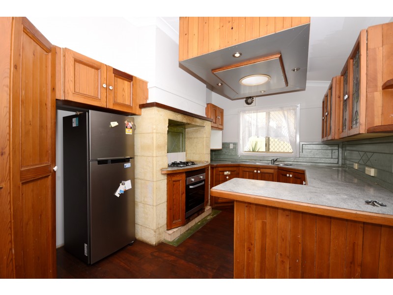 1/129 Wheatley Street, Gosnells WA 6110