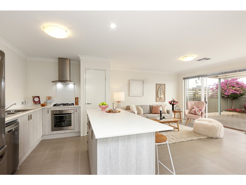 5 Chavez Close, Piara Waters WA 6112