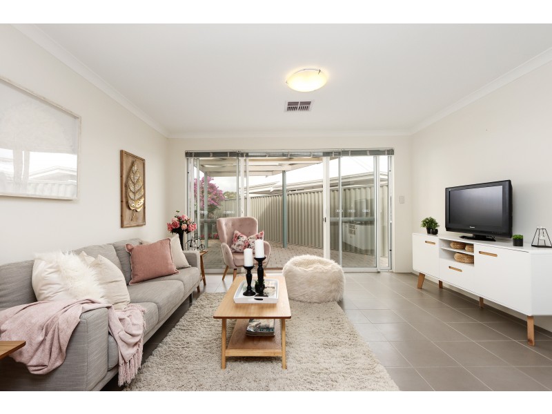 5 Chavez Close, Piara Waters WA 6112