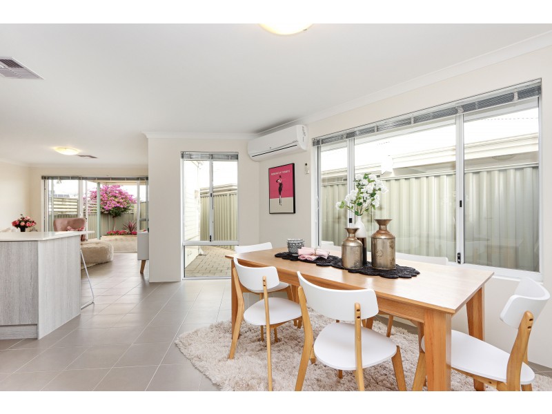 5 Chavez Close, Piara Waters WA 6112