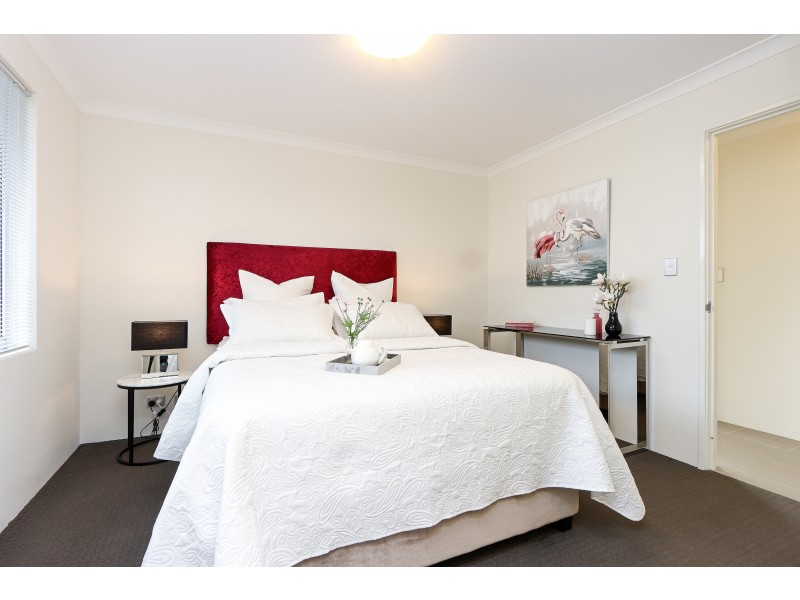 5 Chavez Close, Piara Waters WA 6112