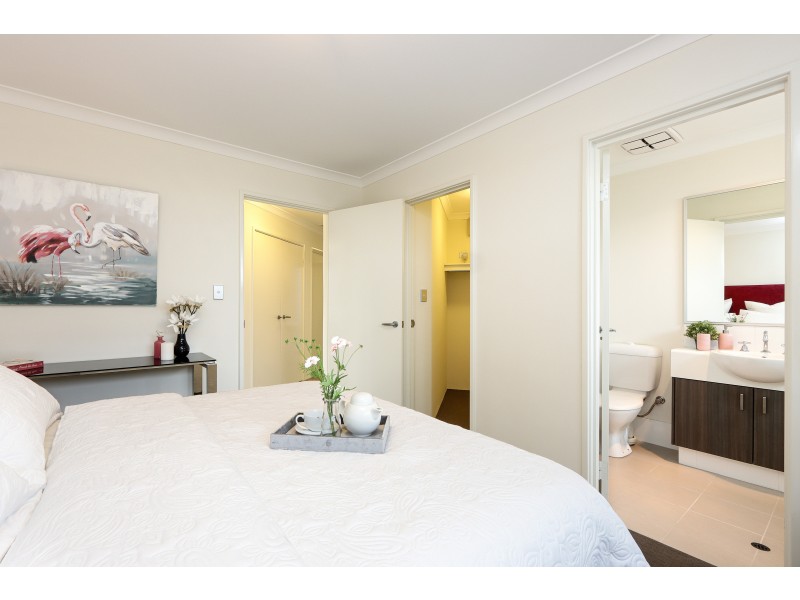 5 Chavez Close, Piara Waters WA 6112