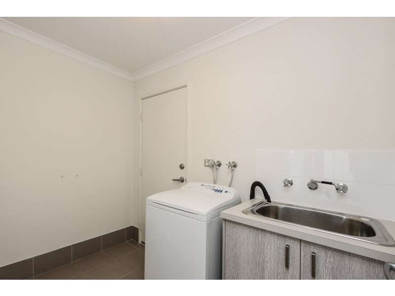 5 Chavez Close, Piara Waters WA 6112