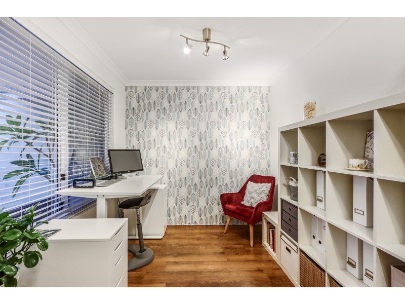 33 Benalla Drive, Harrisdale WA 6112