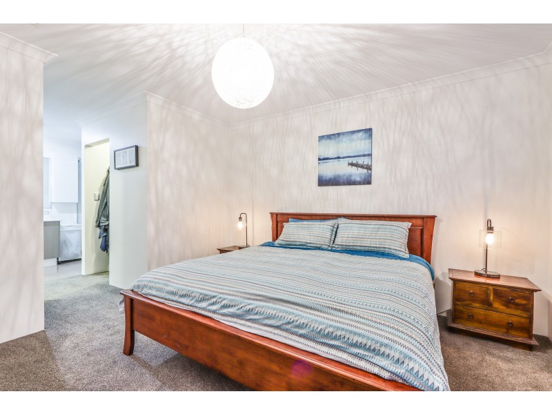 33 Benalla Drive, Harrisdale WA 6112