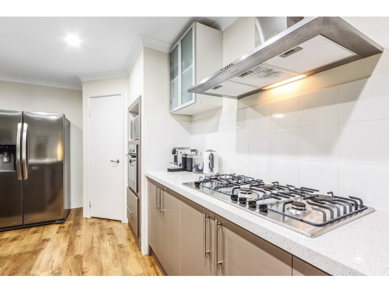 33 Benalla Drive, Harrisdale WA 6112