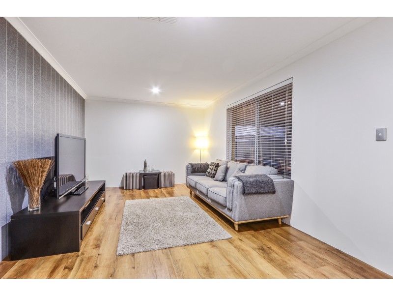 33 Benalla Drive, Harrisdale WA 6112