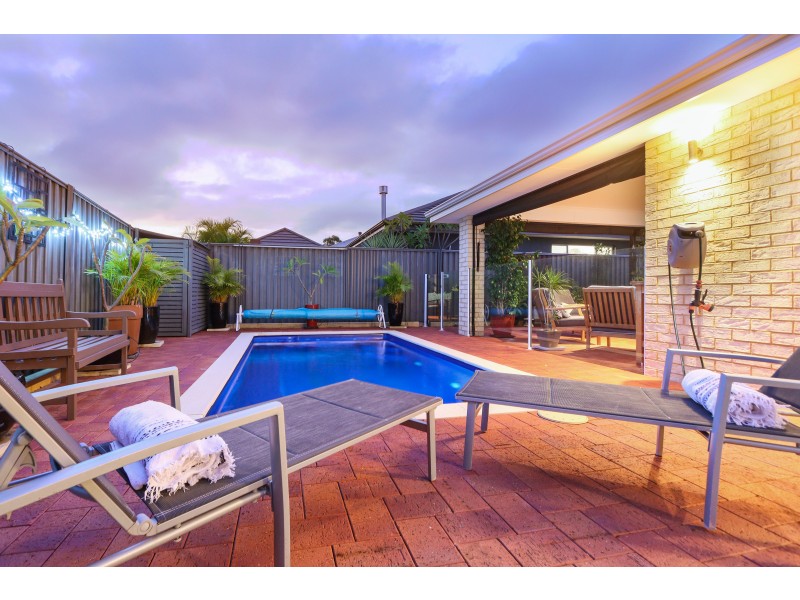 33 Benalla Drive, Harrisdale WA 6112