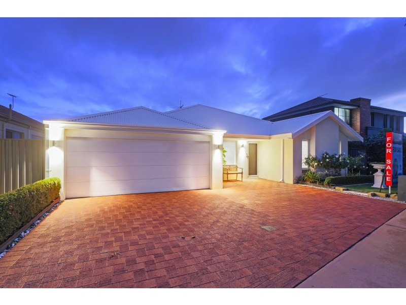 33 Benalla Drive, Harrisdale WA 6112