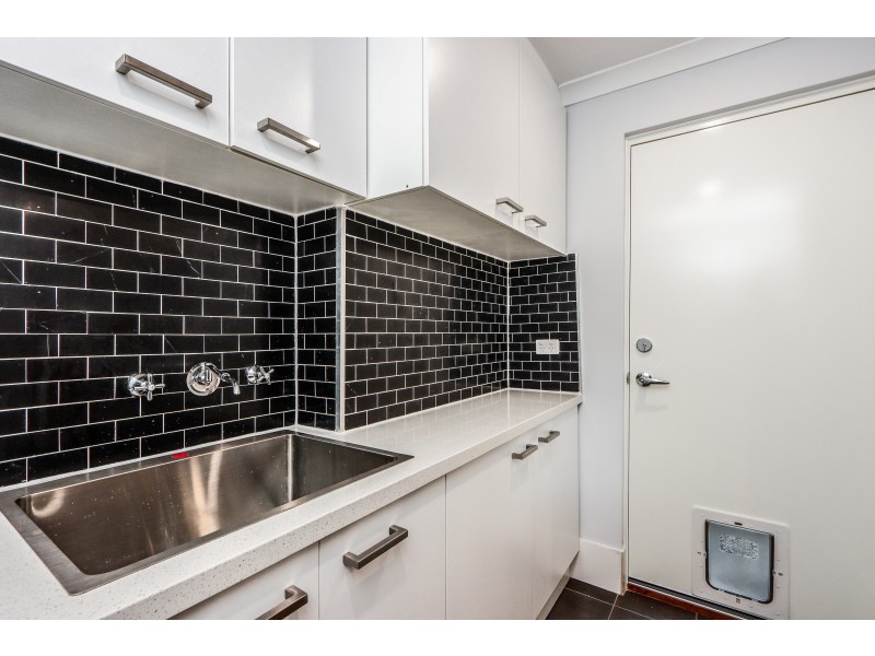 11 Sweetgum Way, Piara Waters WA 6112