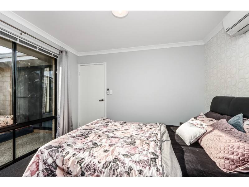 11 Sweetgum Way, Piara Waters WA 6112