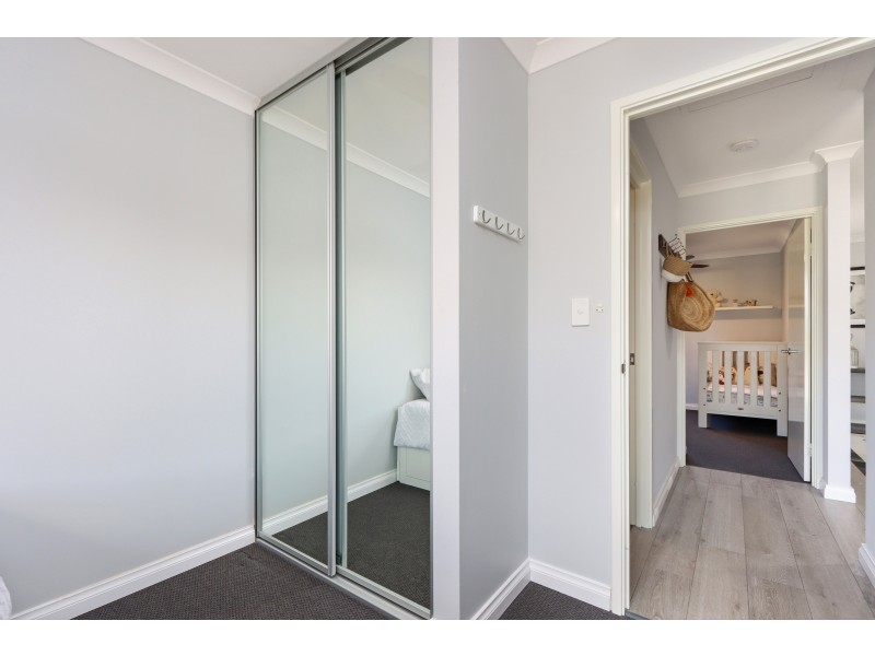 11 Sweetgum Way, Piara Waters WA 6112