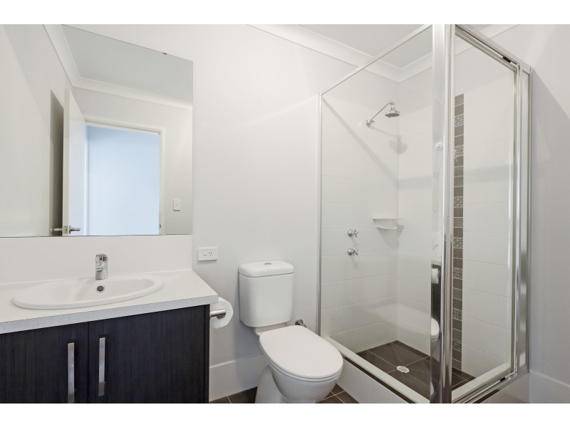 11 Sweetgum Way, Piara Waters WA 6112