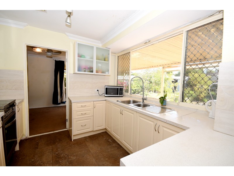 16 Burslem Drive, Thornlie WA 6108