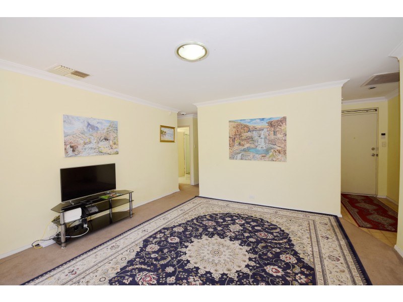 16 Burslem Drive, Thornlie WA 6108