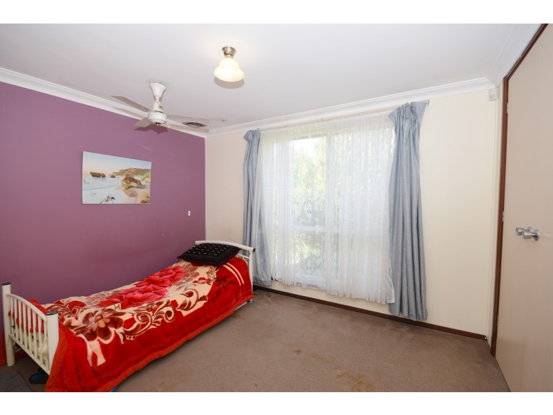 16 Burslem Drive, Thornlie WA 6108