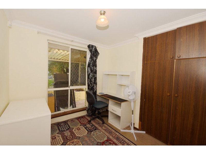 16 Burslem Drive, Thornlie WA 6108