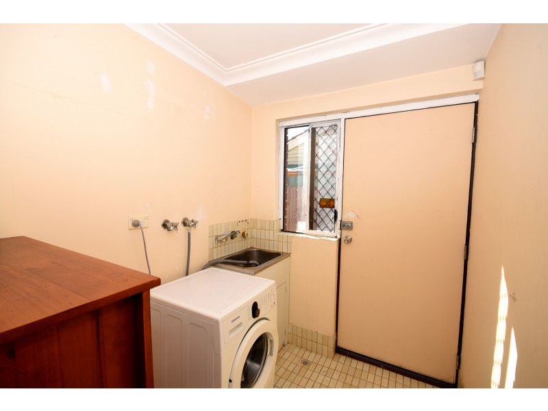 16 Burslem Drive, Thornlie WA 6108