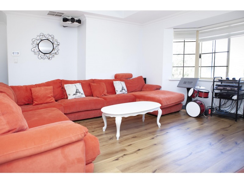 32 Central Avenue, Ardross WA 6153