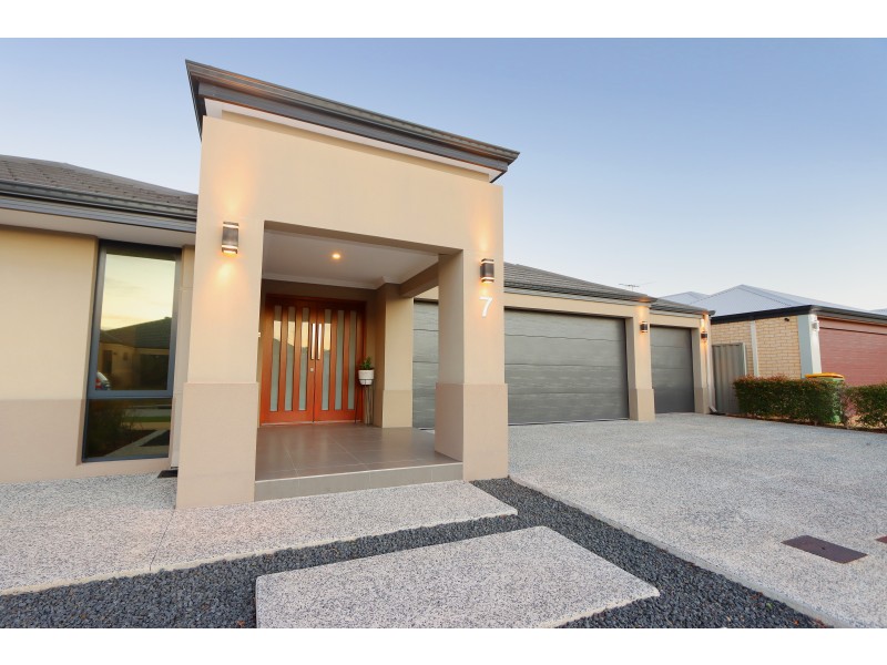 7 Sheldon Street, Piara Waters WA 6112