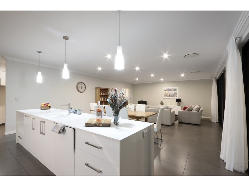 7 Sheldon Street, Piara Waters WA 6112