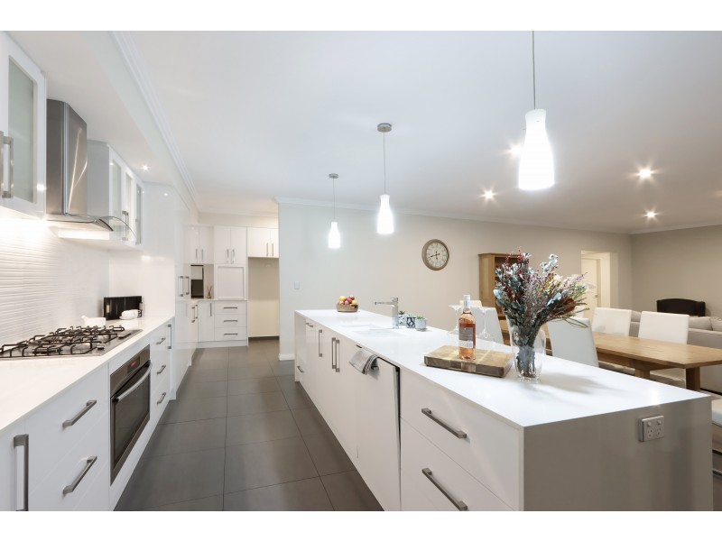 7 Sheldon Street, Piara Waters WA 6112