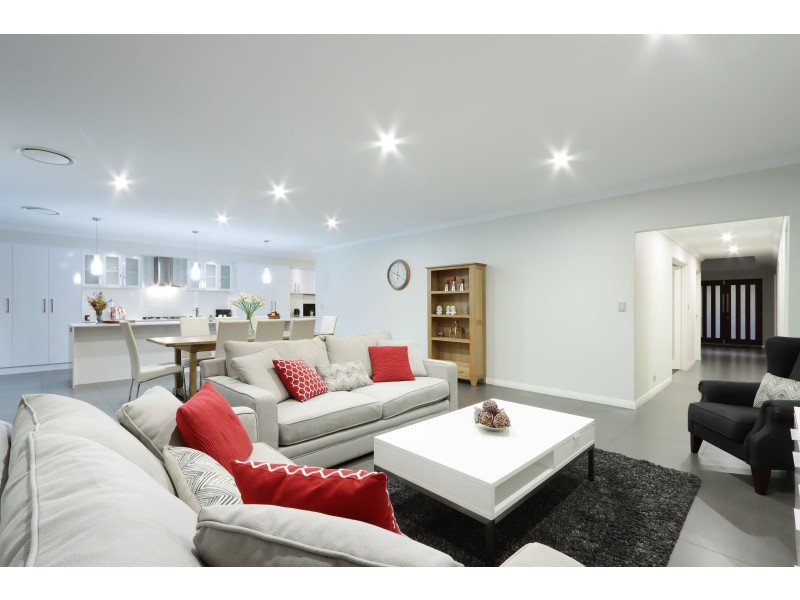 7 Sheldon Street, Piara Waters WA 6112