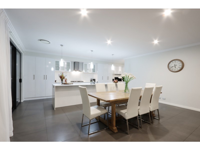 7 Sheldon Street, Piara Waters WA 6112