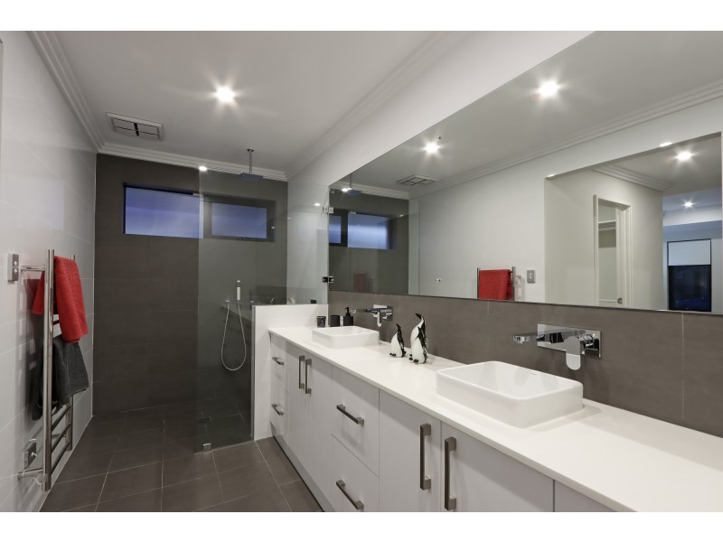 7 Sheldon Street, Piara Waters WA 6112