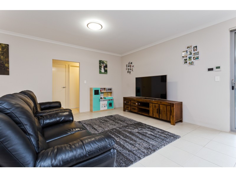 16 Flindell Way, Piara Waters WA 6112