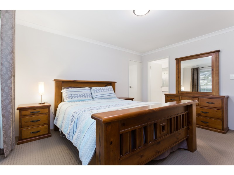 16 Flindell Way, Piara Waters WA 6112