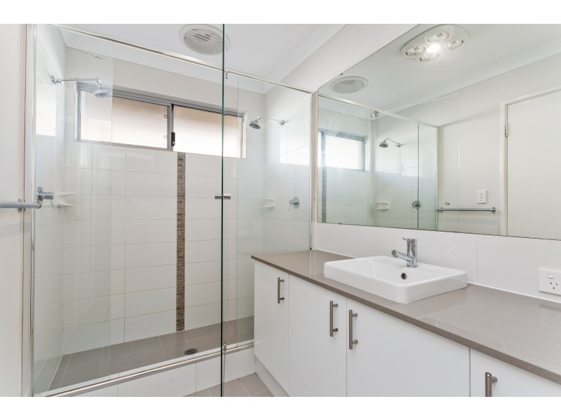 16 Flindell Way, Piara Waters WA 6112