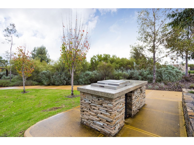 16 Flindell Way, Piara Waters WA 6112