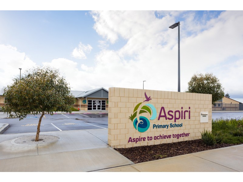 16 Flindell Way, Piara Waters WA 6112