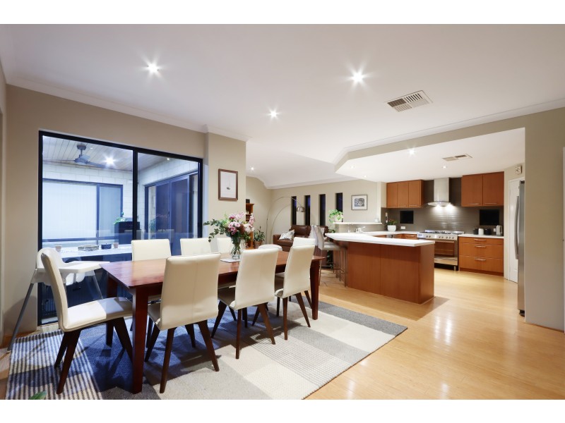 11 Mingara Avenue, Harrisdale WA 6112