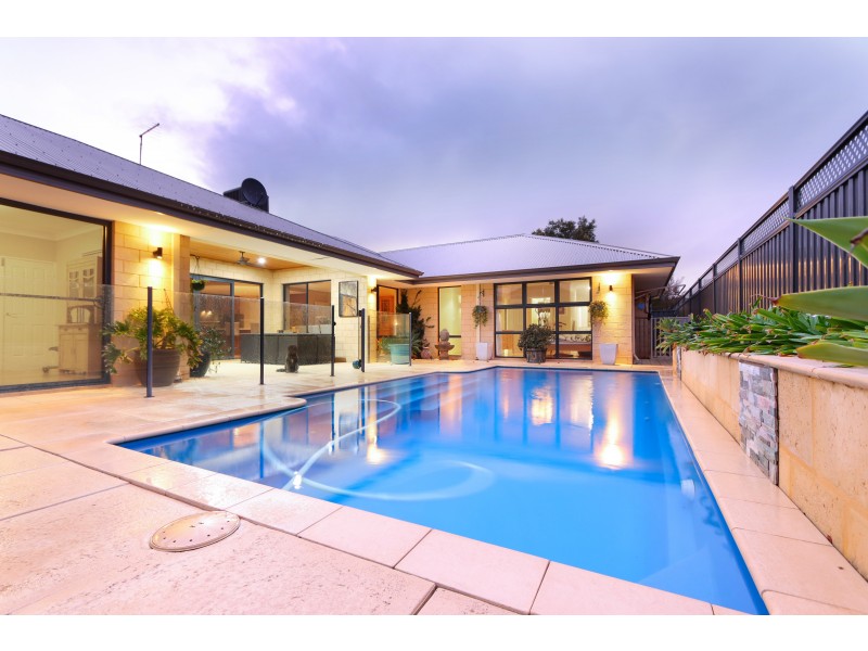 11 Mingara Avenue, Harrisdale WA 6112