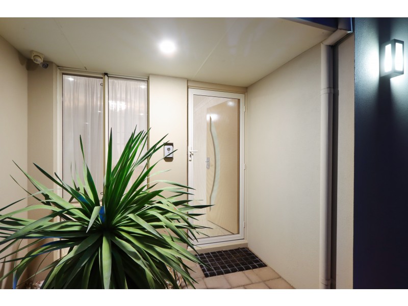 3 Bayonne Corner, Piara Waters WA 6112