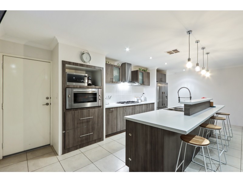 3 Bayonne Corner, Piara Waters WA 6112