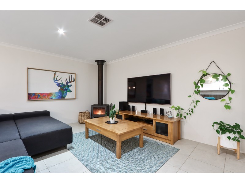 3 Bayonne Corner, Piara Waters WA 6112
