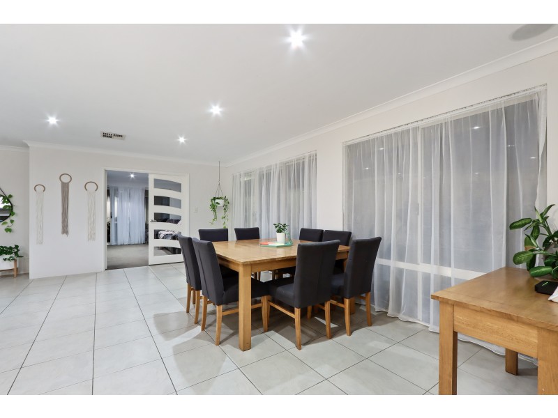3 Bayonne Corner, Piara Waters WA 6112