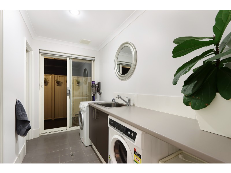 3 Bayonne Corner, Piara Waters WA 6112
