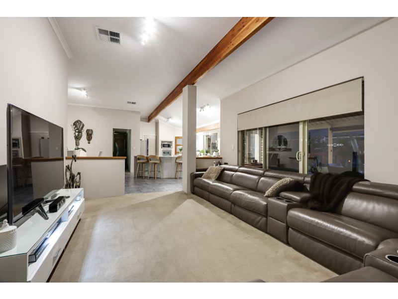 21 Lucas Loop, Canning Vale WA 6155