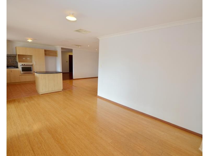 4 Alder Way, Thornlie WA 6108